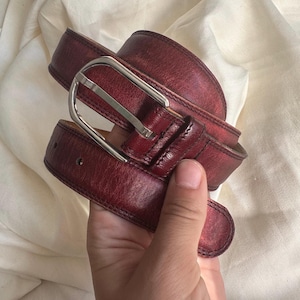 Vintage burgundy leather belt with silver buckle – classic masculine style – fits waist 85–102 cm