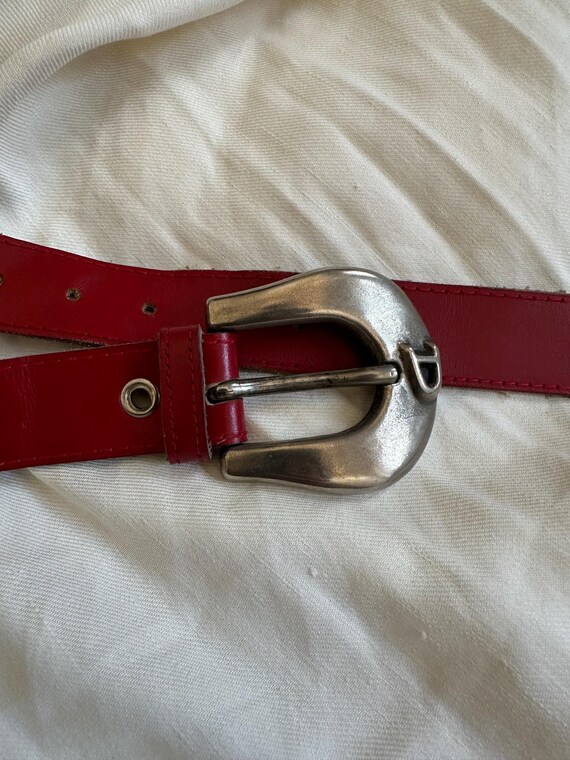 Vintage Red Leather Belt With Thick Silver Horseshoe Buckle  display picture 1