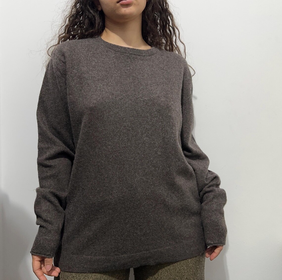 Vintage Brown Wool Blend Sweater Size L – Minimalist Knit – Classic Long Sleeve Jumper, foto 2 de 5