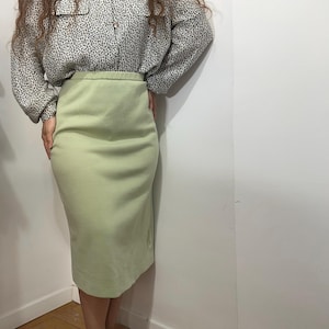 Vintage light green pencil skirt – merino wool blend – size L