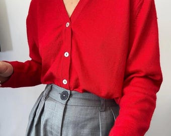 Suéter vintage de lana merino con cuello en V – Punto fino, rojo, talla M