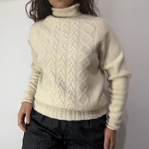 Vintage cream turtleneck sweater in lambswool & angora – cable knit, long sleeve – size S