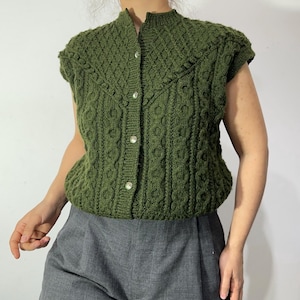 Vintage chunky green cable knit vest / short sleeve hand knit buttoned cardigan / boho sweater vest – size M