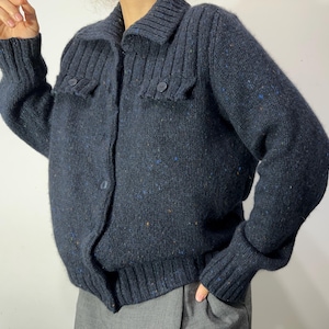 Vintage dark blue wool-cashmere cardigan with collar and chest pockets – size L