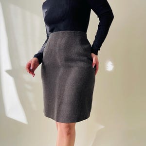 Vintage dark melange wool pencil skirt – high-waisted, knee-length, classic office skirt – size S-M