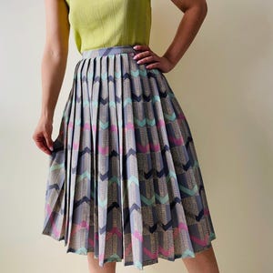Vintage Pleated Colorful Silky Skirt | Geometric Pattern Midi Skirt | 80s 90s Inspired Size S