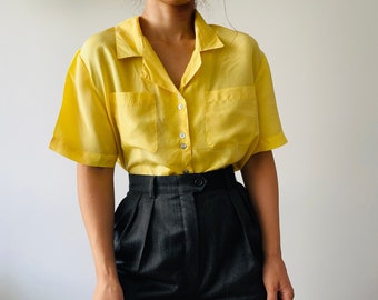 chemisier boutonné jaune en pure soie vintage, chemise à manches courtes en soie