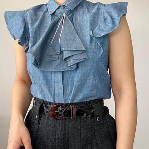 Vintage Levi’s flutter sleeve blouse – sleeveless ruffle front, 100% cotton – size XS