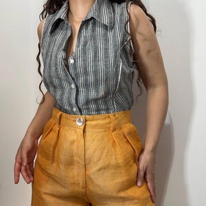 Vintage sleeveless striped linen-cotton blouse – soft tailoring, button-up top, size S-M