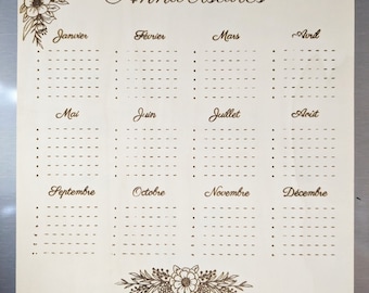 Calendrier anniversaires, en bois gravé, magnétique 30x30 cm