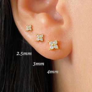 Flower 4mm, 3mm, 2.5mm earrings • Cz Flower stud • Stud earrings • Dainty gold earring • Tiny minimalist studs • stud earrings • Minimalist