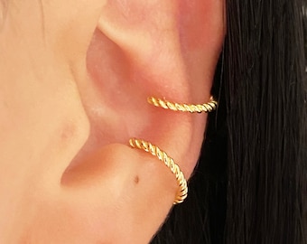 Twist non piercing 1pc ear cuff, Gold cuff, Gold fake earring, Dainty gold cuff earring, Clip on earring, Ear wrap, Non piercing earrings