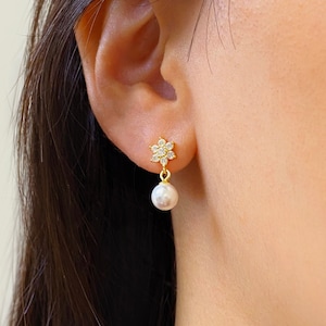 Pearl Drop Flower antique stud earrings, Cz Pearl flower studs, Minimalist earrings, Pearl earrings, Small minimalist earrings, Stud earring