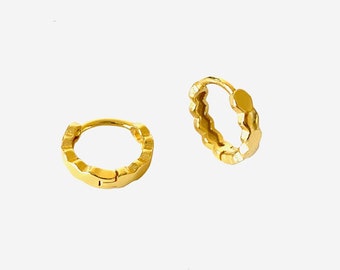 Hexagon Gold dainty hoop • Huggie earrings • hexagon piercing earrings • honeycomb Hoop earrings • simple everyday Wear hoops • gift for her