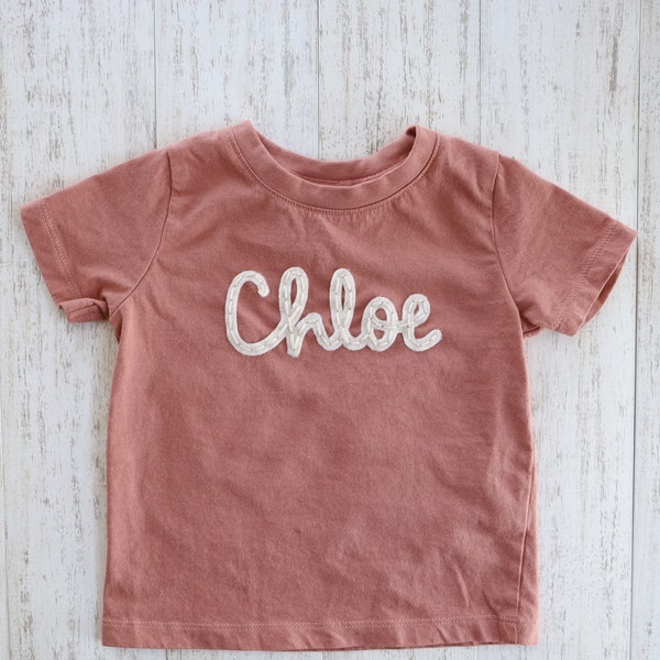 TODDLER NAME TEE, Custom Hand Embroidered Felt Name Short Sleeve T shirt, New Baby, Newborn, Baby Shower Gift, personalized onesie