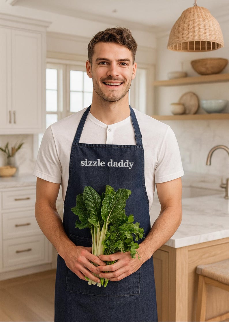 Personalized Embroidered Apron • Custom Name Apron • Chef Gift • Kitchen Apron • Sourdough Baker Gift • Custom Cooking Apron bild 3