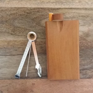 Indian Haldu Wood Dugout with One Hitter Pipe and Tamper Tool - Perfect Gift and Starter Set - Option to add Grinder