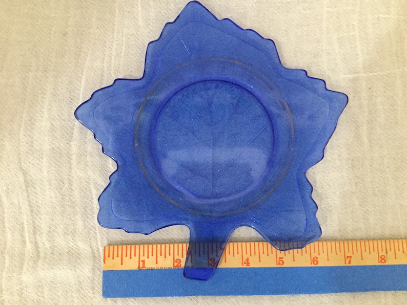 L E Smith Depression era Plates Maple shape Cobalt Blue Set of 7