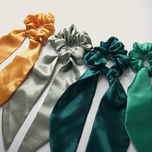 Ribbon Scrunchie, Long Bow, Foulchie