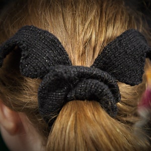 Patrón de tejer Scrunchie de alas de murciélago