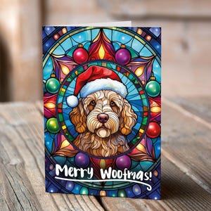 Carte de Noël Labradoodle Golden dans un bonnet de Noel