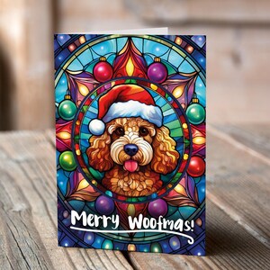 Carte de Noël Caniche blonde dans un bonnet de Noel