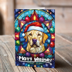 Carte de Noël Jaune labrador dans un bonnet de Noel