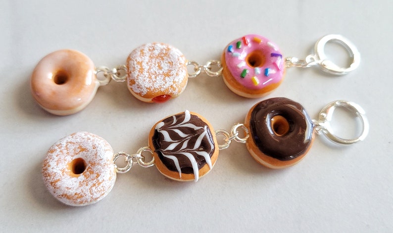 Une demi-douzaine de boucles d'oreilles donut, boucles d'oreilles donut image 5