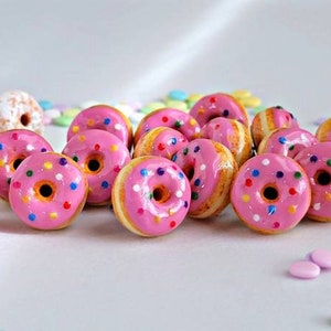 Boucles d'oreilles donut, donut rose, boucles d'oreilles donut saupoudrer, boucles d'oreilles donut en gelée, boucles d'oreilles donut glacé, donut de sucre en poudre, donut au chocolat image 3