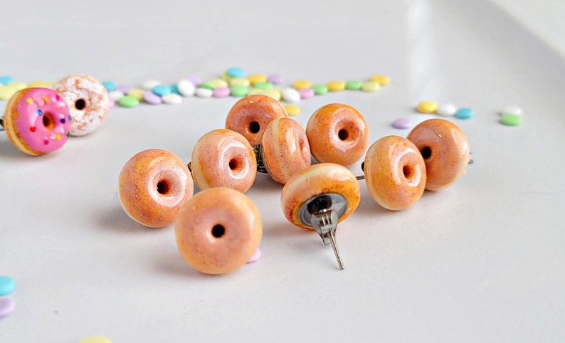 Boucles d'oreilles donut, donut rose, boucles d'oreilles donut saupoudrer, boucles d'oreilles donut en gelée, boucles d'oreilles donut glacé, donut de sucre en poudre, donut au chocolat image 6