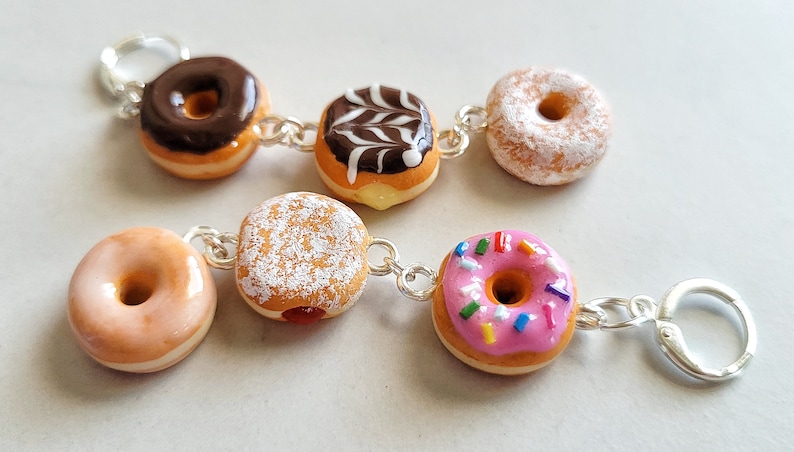 Une demi-douzaine de boucles d'oreilles donut, boucles d'oreilles donut image 2