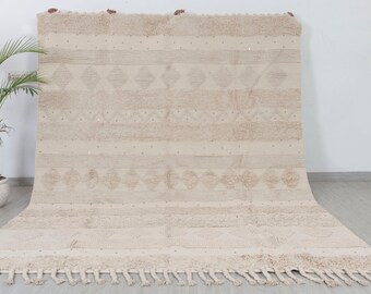 Beige handgewebter ungefärbter Baumwolle Boho Teppich Marokkanisch Dekor Nordisch Skandinavisch. Auf Wunsch auch ohne Pailletten/Coins erhältlich. MD-2
