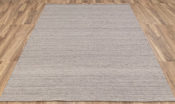 幾何学模様の手織りウールラグ グレーアイボリーのモダンな幾何学模様の手織りウール平織りラグ