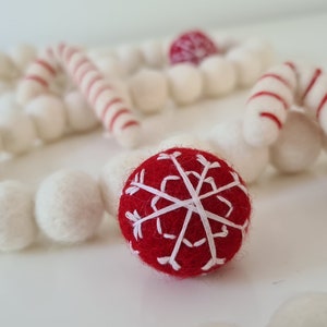 PLEASE READ Description All White Christmas Felt Ball Garland Tracked UK delivery available Fuller & Spread out options available image 3
