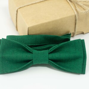 Emerald green wedding bow tie |  groom bow ties, groom bow tie, groomsmen bow ties, groomsmen bow tie, groomsmen ties, groomsmen tie