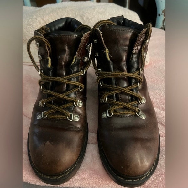 Prima Royale leather hiking boots. vintage