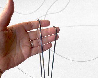 Long metal hair pin for thick hair in oxidised stainless steel, sleek dark metal hair pin, gun metal look pin, long hair gift