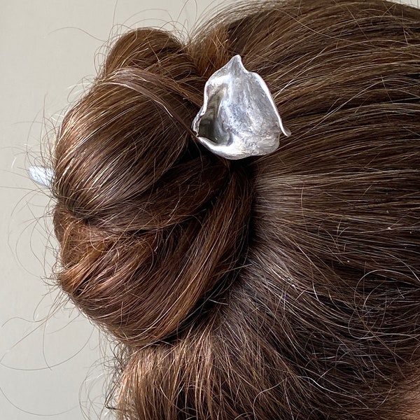 Aluminium hair stick for normal hair, 14cm / 5.5 inch melted edges wavy silver hair pin, freeform petal shape hair stick, boho hair pin gift