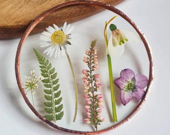 Birth Flower Gift with Pressed Dried Flowers, March, April Nature inspired Birthday Present, Botanical Mothers Day gift idea