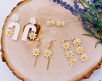 Daisy Flower Clay Earrings / Stud Earrings / Statement Earrings / Dangle Earrings / Gifts for Women/ Birthday Gifts for Her
