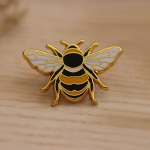 Bumblebee hard enamel pin - enamel lapel pin - Bee enamel pin