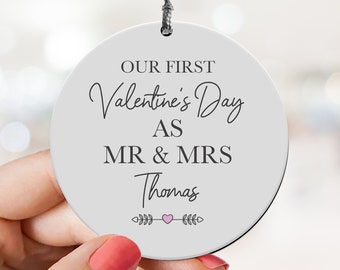 Primo San Valentino come regalo per il signor e la signora per gli sposi novelli, cartello in legno personalizzato, ornamento da appendere, regali per il primo San Valentino, ricordo per marito e moglie