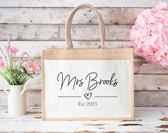 Personalised Mrs Bag, Jute Bag, Custom Wedding Tote Bags, Newlywed Gift, Hen Party Gift Bag, Present For Bridal Party, Anniversary