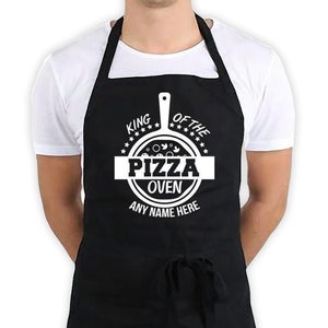 Grembiule da forno personalizzato King Of The Pizza per uomo, regalo per la festa del papà, nome personalizzato, grembiuli da barbecue da uomo, regali per papà, accessori da cucina