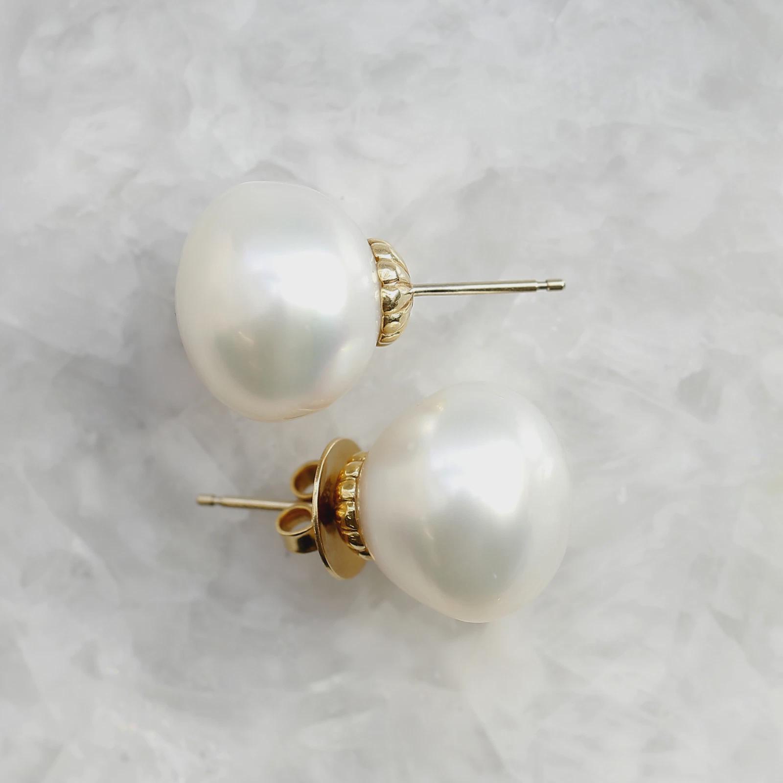 SALE‼️ 南洋真珠　ゴールド真珠スタッドピアス 25-2 SALE‼️ 南洋真珠 ゴールド真珠スタッドピアス 25-2 NEW‼️ 南洋