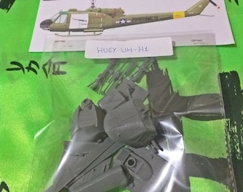 Model kit to assemble and paint - Military vehicle. Huey UH-H1 - 1/72.