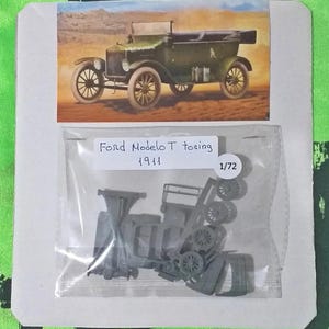 Modellbausatz zum Zusammenbauen und Bemalen – Militärfahrzeug. Ford Model T Touring – Maßstab 1:72.