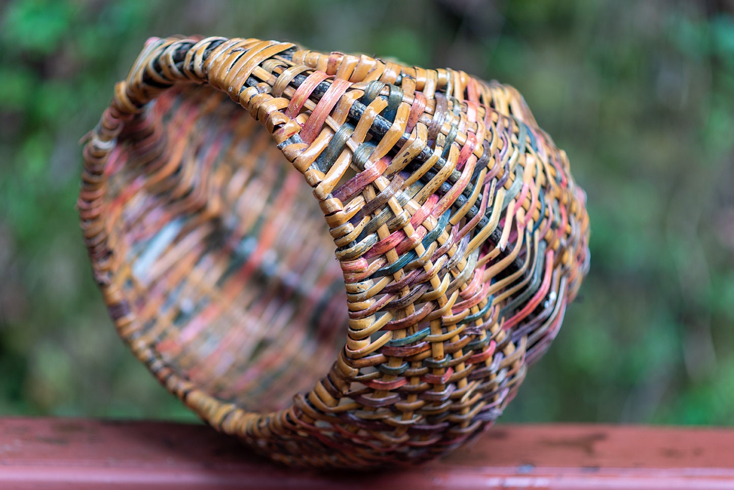 Basket/Large Multi Color Bent Wood Handle Basket / Vintage Etsy