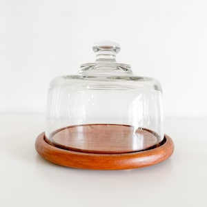 Käseglocke mit Glasaufsatz und Holzsockel | Vintage Käseglocke Dekor