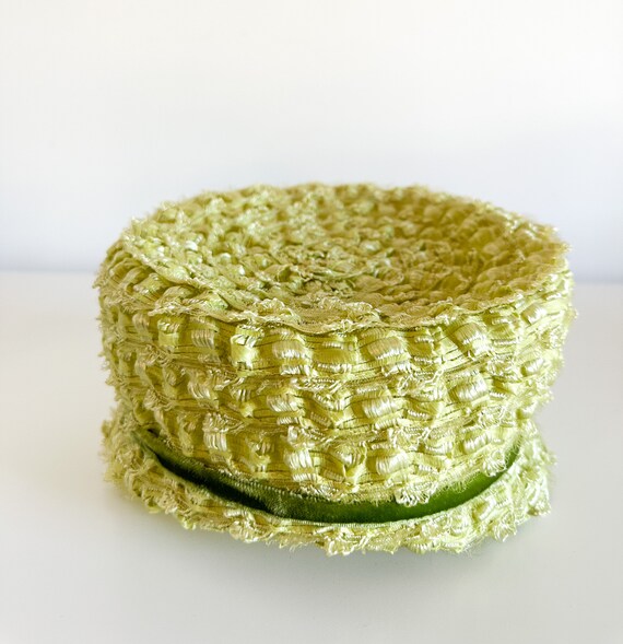 1960s Light Chartreuse Green Straw Pillbox Hat wi… - image 6